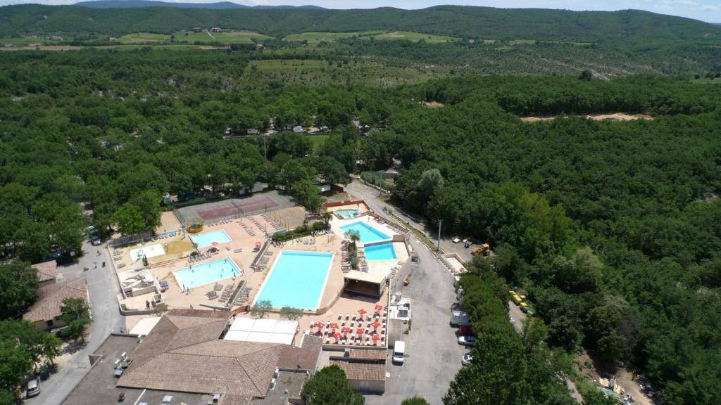 Camping Domaine De Chaussy Лагорс Экстерьер фото